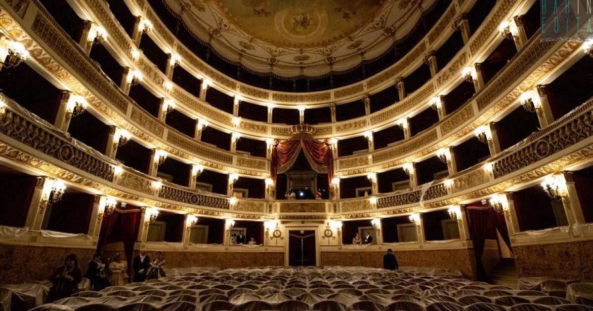 Il Piccinni riapre dopo nove anni: viaggio alla scoperta del teatro pi� antico di Bari 